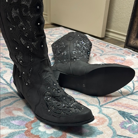 Silver and Black Embellished Women's Cowboy Boots - Picture 10 of 14